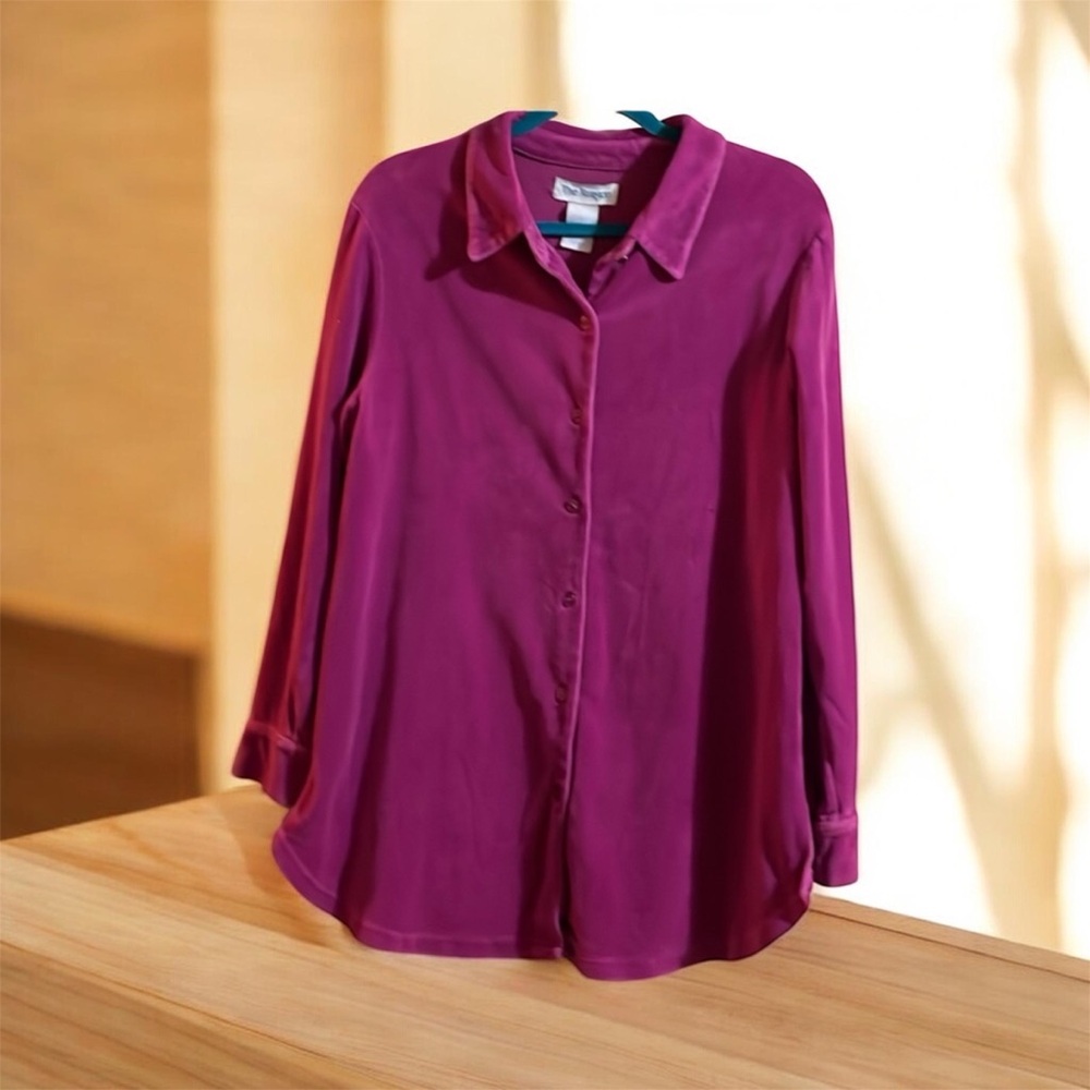 PARAGON MAGENTA LONG SLEEVES BUTTON FRONT VELOUR TOP W SHIRTTAIL HEMLINE SIZE:L